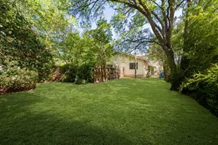 1909 Woodland Ave, Austin, TX 78741 - Photo 35
