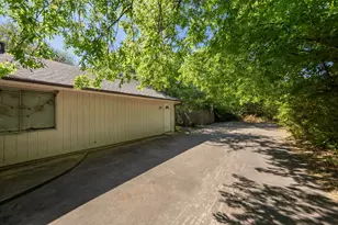 1909 Woodland Ave, Austin, TX 78741 - Photo 33