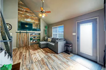 1265 E Independence Street, Giddings, TX 78942 - Photo 5