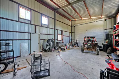 1265 E Independence Street, Giddings, TX 78942 - Photo 33