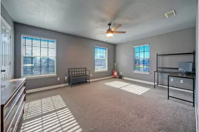 1265 E Independence Street, Giddings, TX 78942 - Photo 21