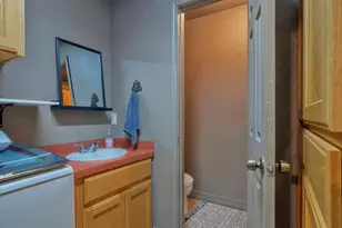 1265 E Independence St, Giddings, TX 78942 - Photo 13