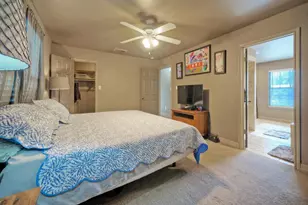 1265 E Independence St, Giddings, TX 78942 - Photo 15