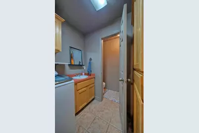 1265 E Independence Street, Giddings, TX 78942 - Photo 13