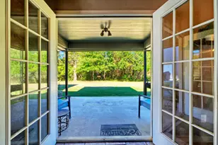 1265 E Independence St, Giddings, TX 78942 - Photo 25