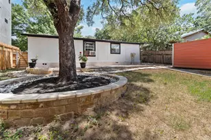 1002 Walter St, Austin, TX 78702 - Photo 23