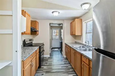 1002 Walter Street, Austin, TX 78702 - Photo 11