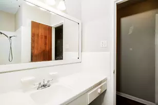 2910 Hampton Rd, Austin, TX 78705 - Photo 21