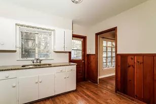 2910 Hampton Rd, Austin, TX 78705 - Photo 13