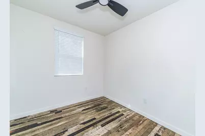 930 W Ridgewood Court, San Antonio, TX 78201 - Photo 15