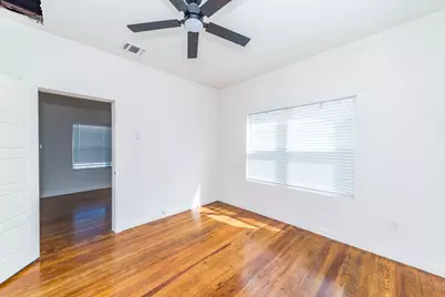 930 W Ridgewood Court, San Antonio, TX 78201 - Photo 25