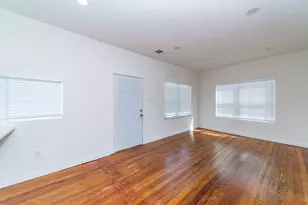 930 W Ridgewood Ct, San Antonio, TX 78201 - Photo 5