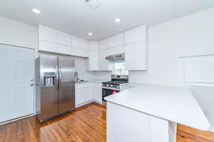 930 W Ridgewood Ct, San Antonio, TX 78201 - Photo 9