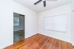 930 W Ridgewood Ct, San Antonio, TX 78201 - Photo 11