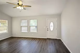 438 Forshage Blvd Blvd, Seguin, TX 78155 - Photo 25