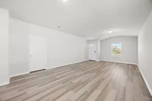 140 Honey Bee Rd, Jarrell, TX 76537 - Photo 9