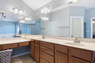 104 Cowal Dr N, Briarcliff, TX 78669 - Photo 17