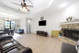 104 Cowal Dr N, Briarcliff, TX 78669 - Photo 9