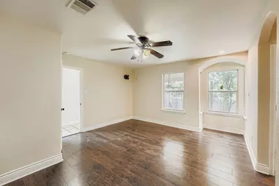 304 S Main Street, Elgin, TX 78621 - Photo 15