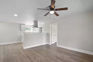 713 Burkett St, Taylor, TX 76574 - Photo 5