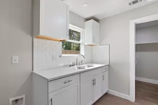 713 Burkett St, Taylor, TX 76574 - Photo 11