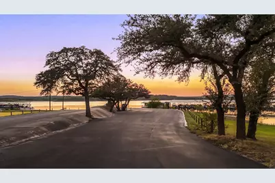 6300 Lakeshore Drive, Lago Vista, TX 78645 - Photo 33