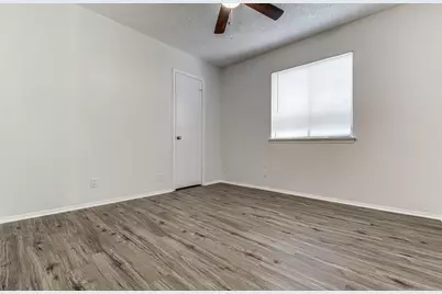 10105 Woodland Village Drive, Austin, TX 78750 - Photo 9