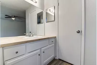 10105 Woodland Village Drive, Austin, TX 78750 - Photo 3