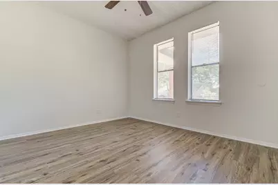 10105 Woodland Village Drive, Austin, TX 78750 - Photo 11