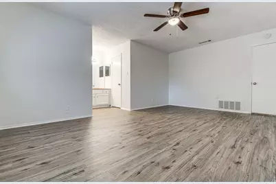 10105 Woodland Village Drive, Austin, TX 78750 - Photo 7