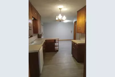 709 W 11th Street, Elgin, TX 78621 - Photo 11