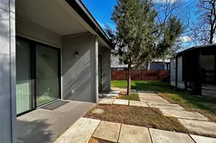 914 E 39th St, Austin, TX 78751 - Photo 3