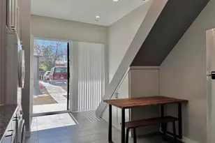 914 E 39th St, Austin, TX 78751 - Photo 5