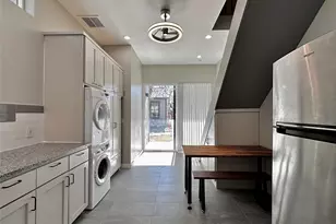 914 E 39th St, Austin, TX 78751 - Photo 11