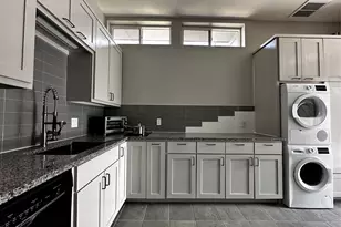 914 E 39th St, Austin, TX 78751 - Photo 11