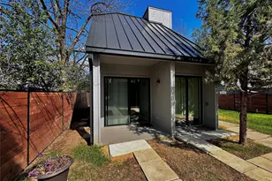 914 E 39th St, Austin, TX 78751 - Photo 1