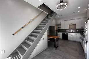 914 E 39th St, Austin, TX 78751 - Photo 5