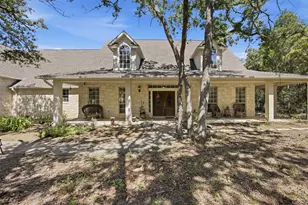 197 Elm Wood Dr, Elgin, TX 78621 - Photo 11