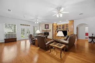 197 Elm Wood Dr, Elgin, TX 78621 - Photo 3