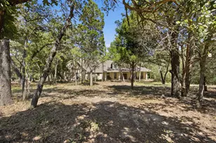 197 Elm Wood Dr, Elgin, TX 78621 - Photo 13