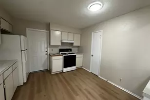 5802 Emerald Forest Dr, Austin, TX 78745 - Photo 5