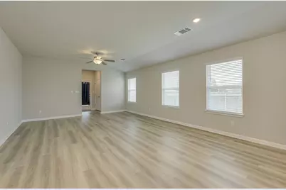900 Main Street, Hutto, TX 78634 - Photo 7