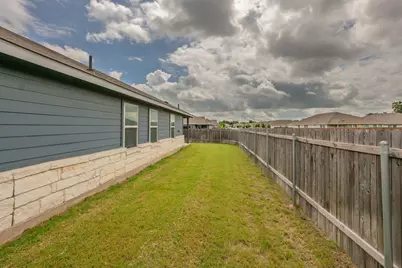 900 Main Street, Hutto, TX 78634 - Photo 19