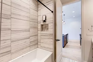 1501 E 4th St, Austin, TX 78702 - Photo 15