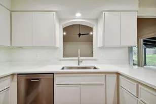 4 Valley View Ln, New Braunfels, TX 78130 - Photo 15