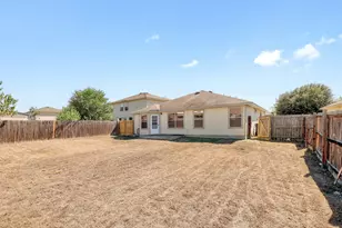 302 Phillips St, Hutto, TX 78634 - Photo 25