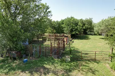 14650 Graef Road, Creedmoor, TX 78610 - Photo 15