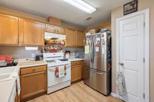 306 Lydia Ln, Thrall, TX 76578 - Photo 11