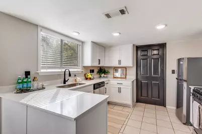 12901 Lamplight Village Avenue, Austin, TX 78727 - Photo 9