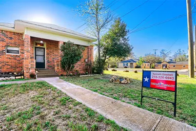 208 N Avenue B, Elgin, TX 78621 - Photo 1